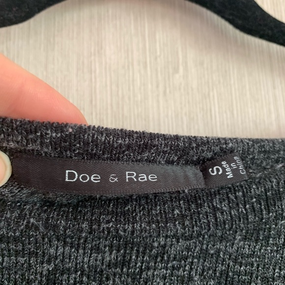 Doe & Rae Size Small Zipper Back Sweater with Plaid Bottom - Picture 7 of 7